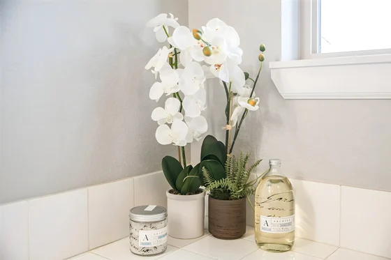 Bathroom 1 - Image 5