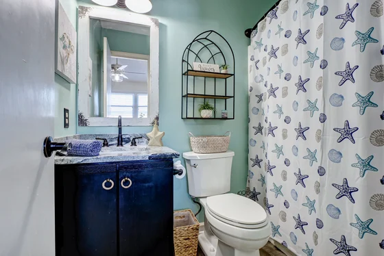 Bathroom 3 - Image 2